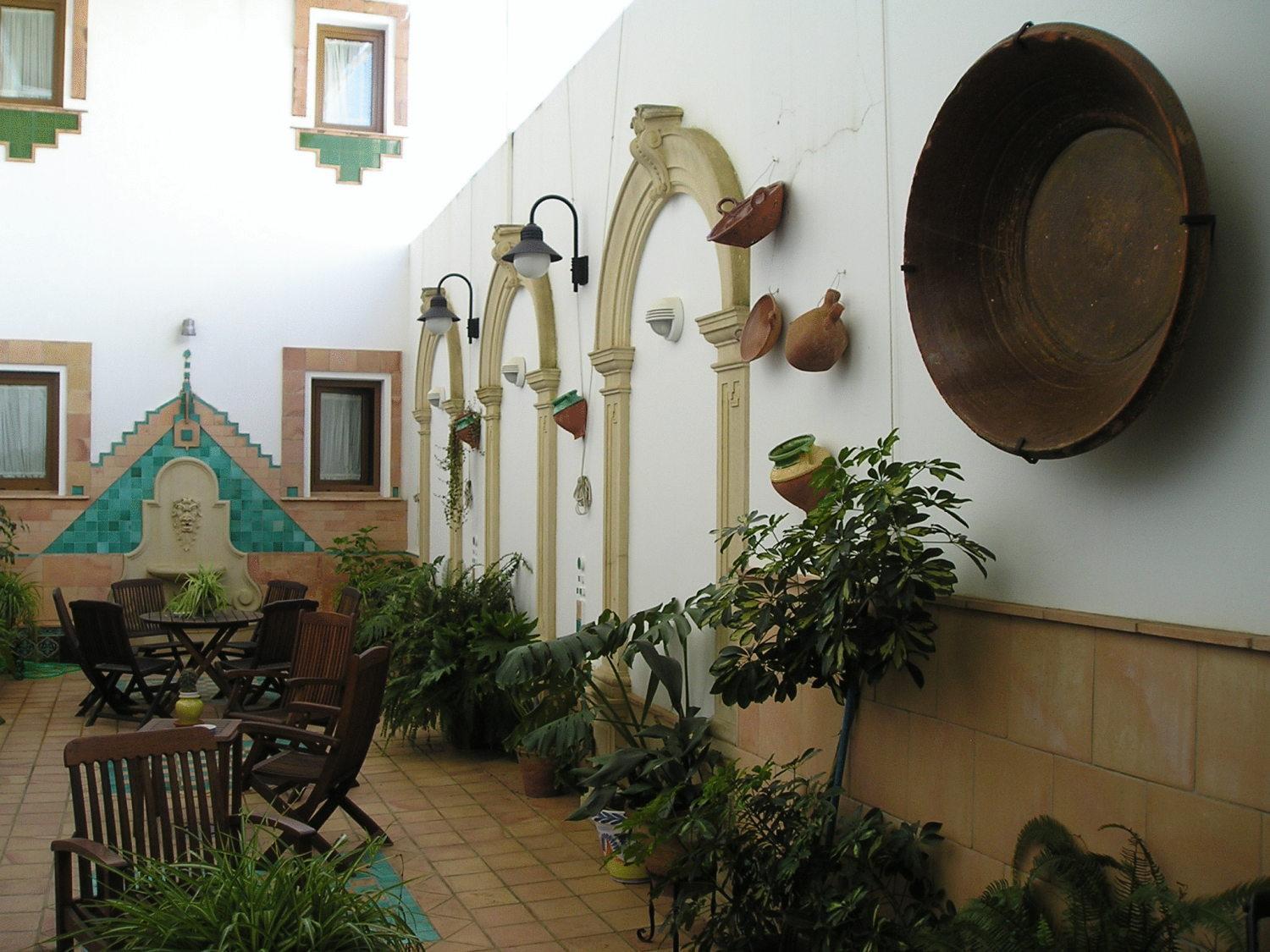 Plaza Chica Hotel Картая Екстериор снимка